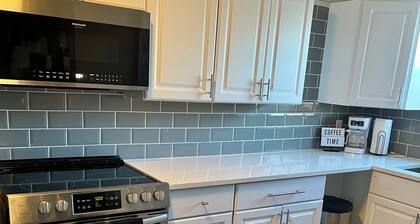 Cozy Oasis – Stylish, Spacious 4-Bedroom with Private Parking Lot