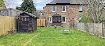 Seasgair is a cosy property located in Dingwall, close to all local amenities.