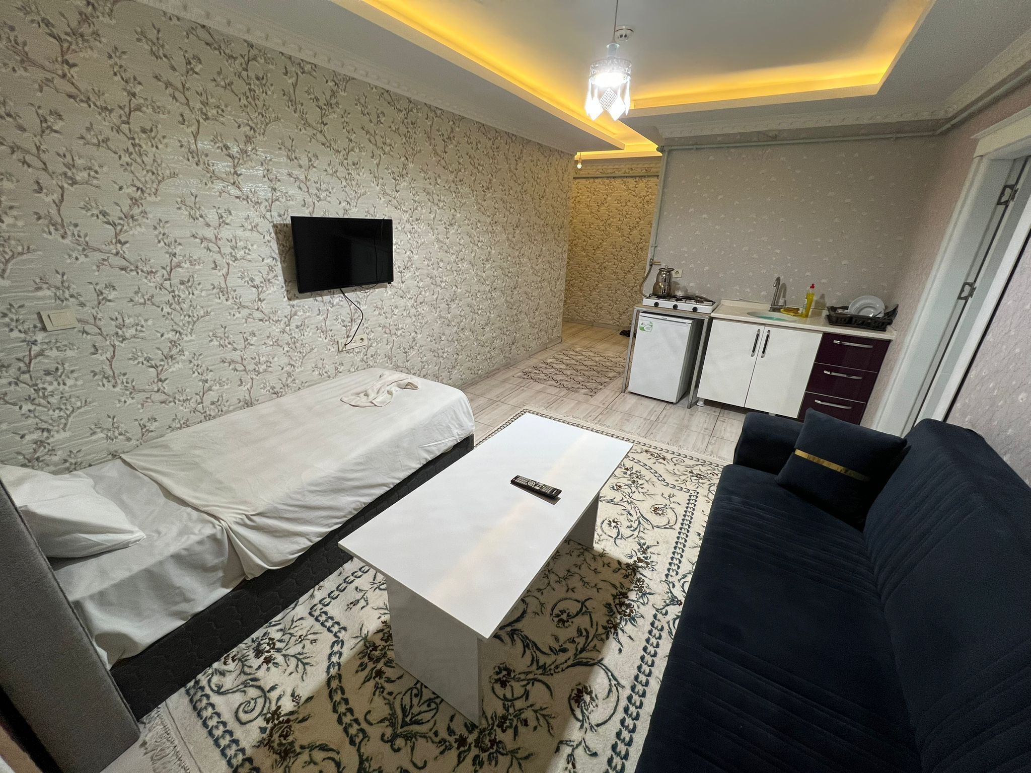 Deluxe Condo, Balcony, Mountain View