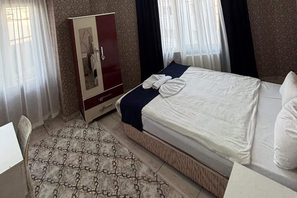 Hochwertige Bettwaren, Daunenbettdecken, Pillowtop-Betten, Minibar