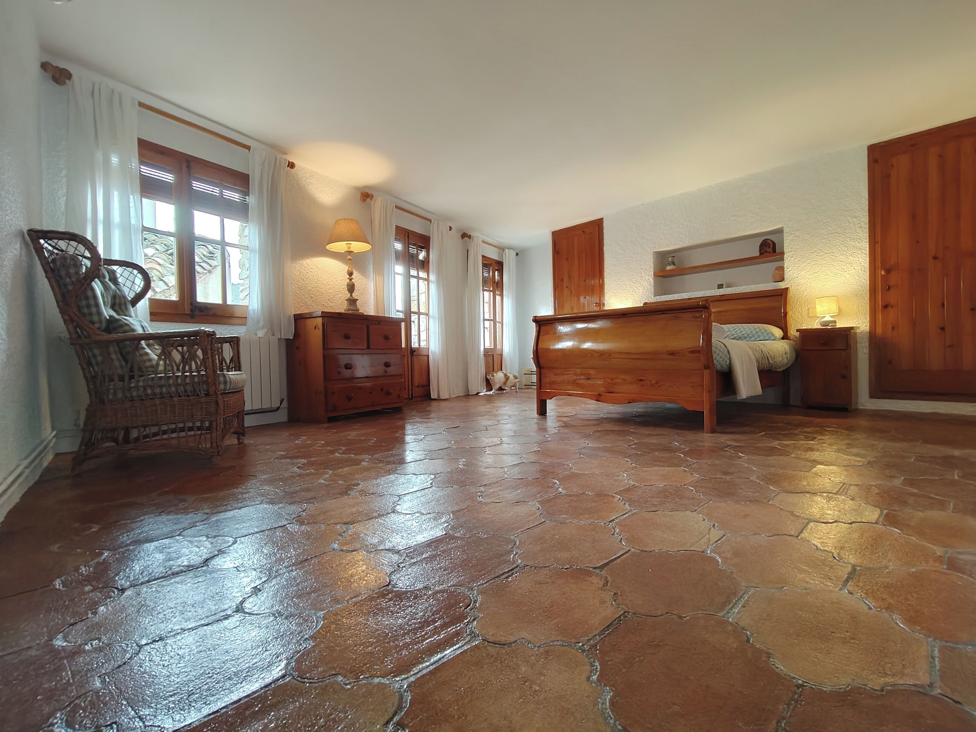 3 slaapkamers, een strijkplank/strijkijzer, beddengoed