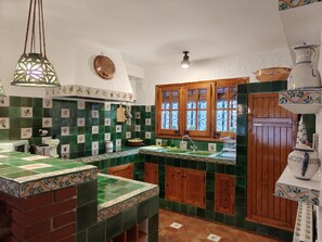 Private kitchen - Rural getaway in nature near the Ebro Delta (Alfara de Carles)