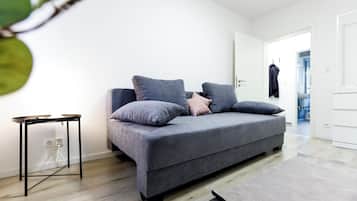 Comfort-Apartment, Gartenblick | Wohnbereich | Flachbildfernseher