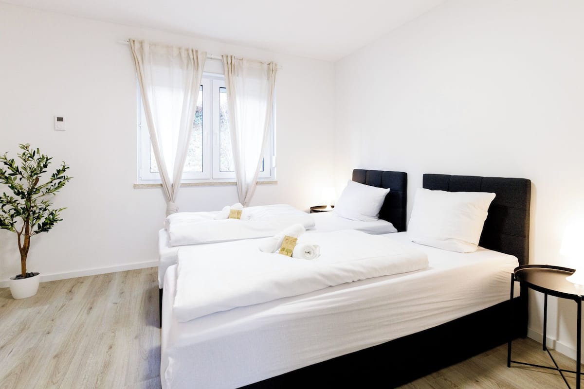 1 bedroom, iron/ironing board, free WiFi