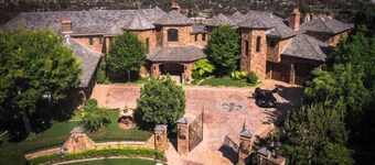 Spacious 7-bedroom castle in beautiful Laguna Hills