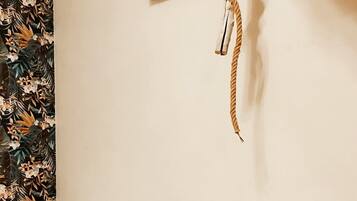 1 camera, ferro/asse da stiro, Wi-Fi, lenzuola