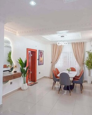 Family Apartment, Balcony, City View | Dining room