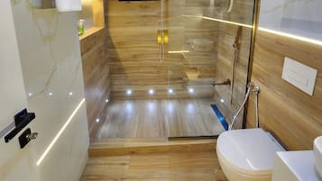 คอมฟอร์ทอพาร์ทเมนท์, ระเบียง, วิวเมือง | ห้องน้ำ | ของใช้ในห้องน้ำฟรี, ไดร์เป่าผม, ผ้าเช็ดตัว, สบู่