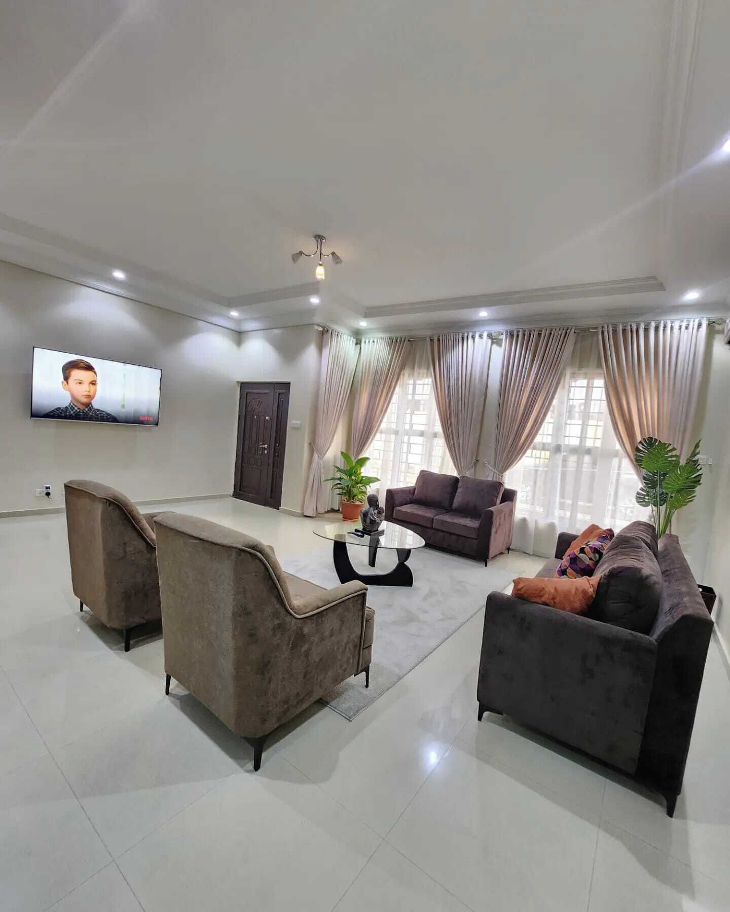 Comfort Apartment, Balcony, City View | Living area