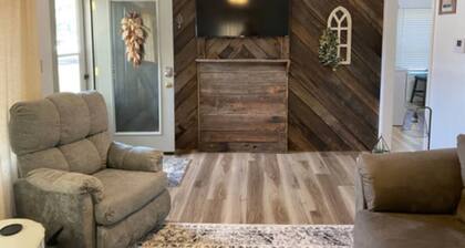 Eagles Nest Lake Retreat