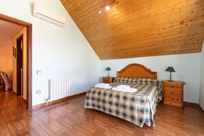 4 bedrooms, iron/ironing board, free WiFi, bed sheets - Villa GOLETA  (Tarragona)