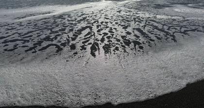 Brand new 2-bedroom beach house sleeps 4-5 in Smith River. 150 steps to beach!