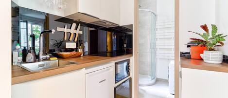 Kühlschrank, Mikrowelle, Geschirrspüler