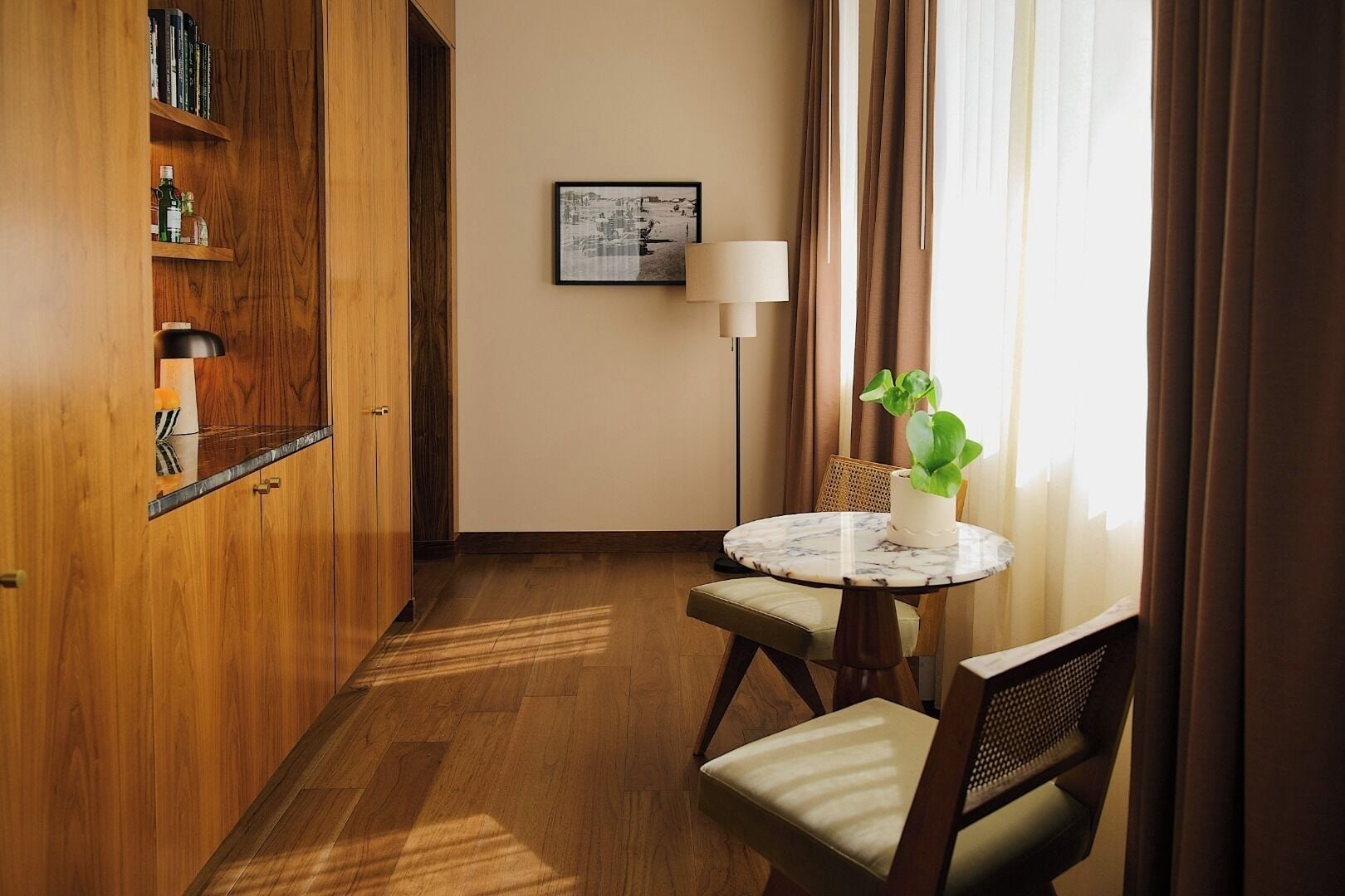 Premium bedding, minibar, laptop workspace, free WiFi