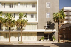 Property entrance - Municipal Grand (Savannah)