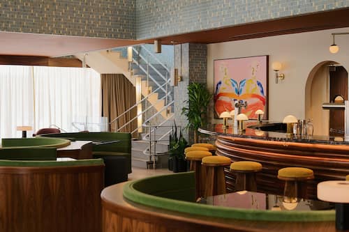 3 bars/lounges, rooftop bar, cocktail bar