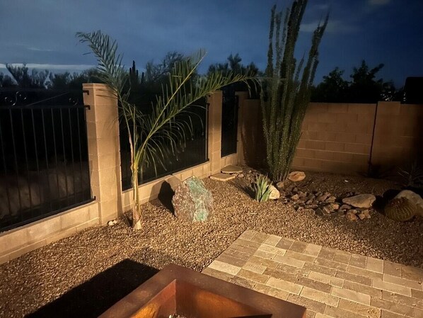 المنطقة المحيطة بالمنشأة