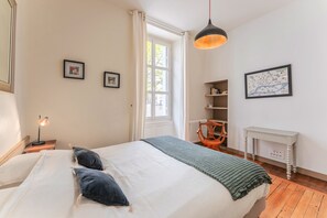 1 chambre, fer et planche à repasser, accès au Wi-Fi (inclus)