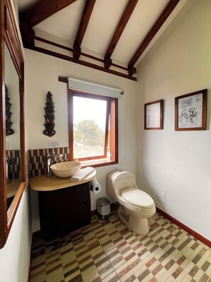 Deluxe Duplex, 6 Bedrooms, Private Bathroom, Mountain View | Bilik Mandi | Pancuran mandi, kelengkapan dandanan diri percuma, pengering rambut