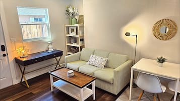 Smart-TV, bøker, filmbibliotek og PC-skjermer