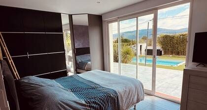 Countryside, 20 minutes from the sea! Villa, swimming pool, pétanque court, summer kitchen.