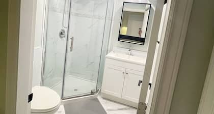 Homey room located at Arbutus, Vancouver West. Quiet and comfortable .