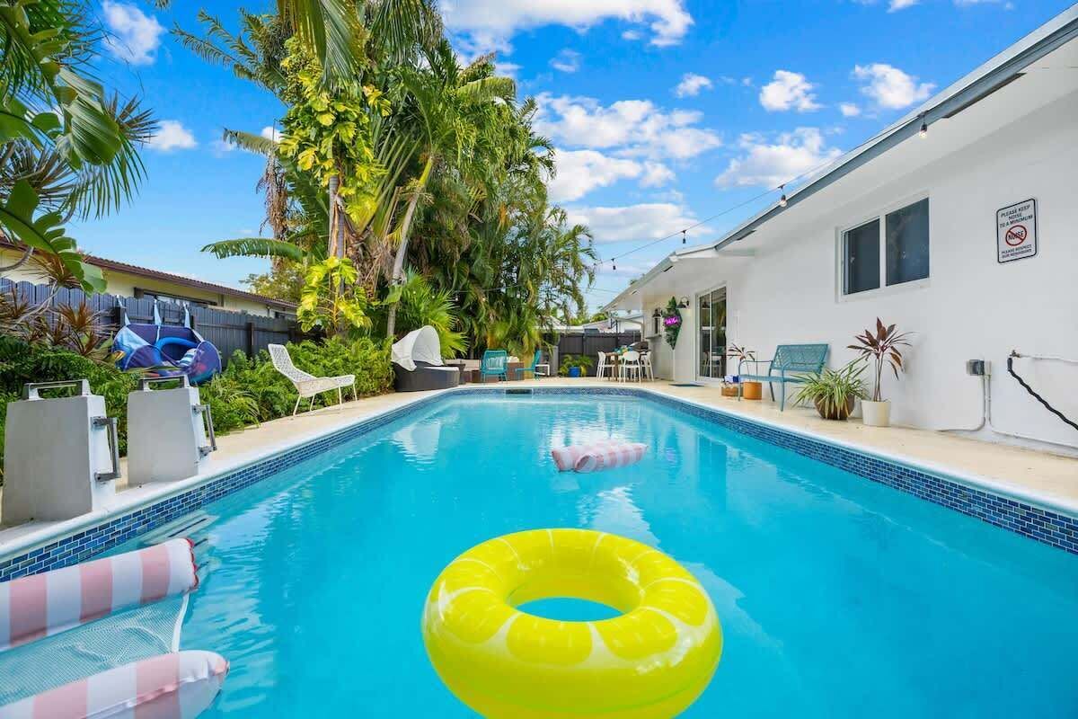 Outdoor pool, a heated pool