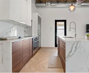 Refrigerador, microondas, horno, placa de cocina