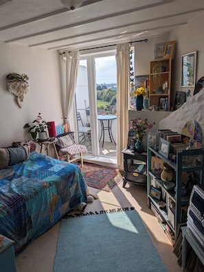 2 bedrooms, free WiFi