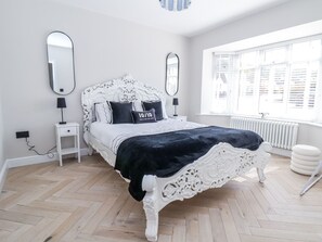 4 chambres, décoration personnalisée, ameublement personnalisé