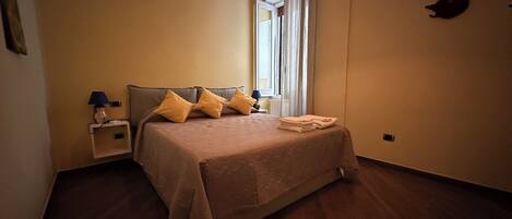 1 bedroom, iron/ironing board, travel cot, WiFi