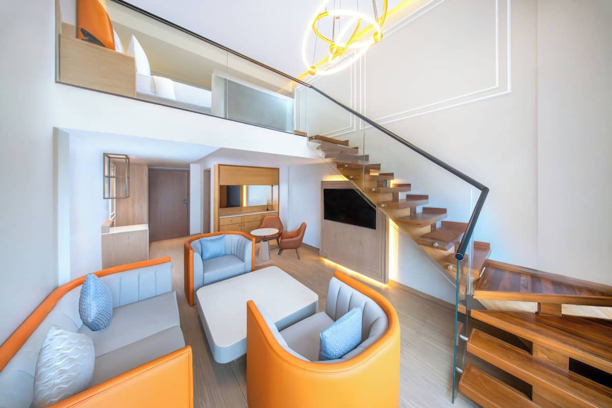 Suite, 1 King Bed (Duplex) | Premium bedding, free WiFi, bed sheets