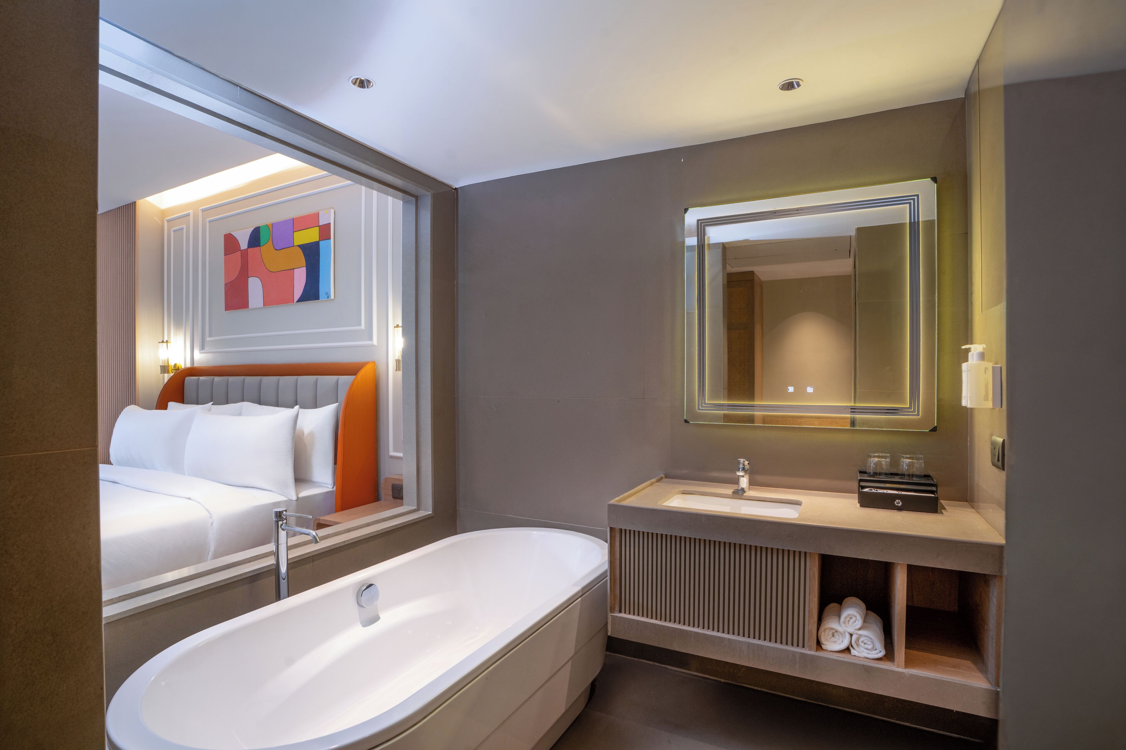 Suite Deluxe, 1 llit de matrimoni gran | Bany | Capçal de dutxa tipus cascada i articles de tocador gratuïts 