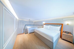 Suite, 1 kingsize bed (Duplex) | Luxe beddengoed, gratis wifi, beddengoed