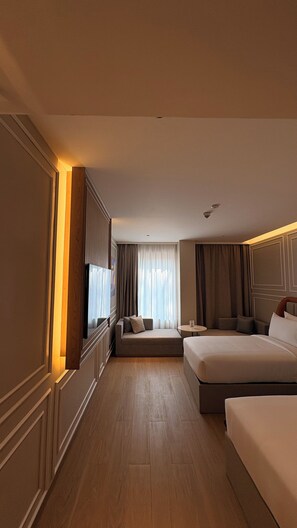 Twin Guest Room | Premium bedding, free WiFi, bed sheets - Hilton Garden Inn Bengaluru Whitefield (Bengaluru)