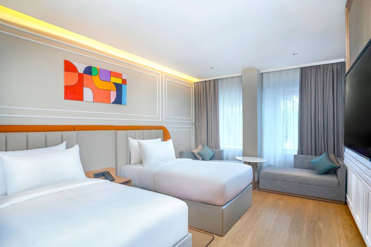 Premium bedding, WiFi (free), bed sheets
