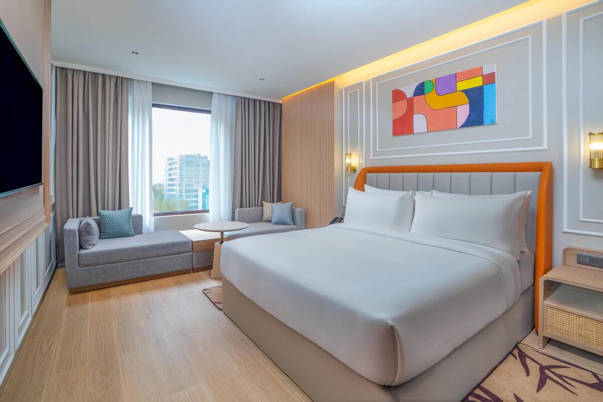 Premium bedding, WiFi (free), bed sheets