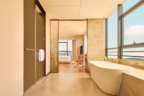 Room, 1 King Bed (Panoramic View) | Bathroom | Free toiletries, hair dryer, slippers, towels