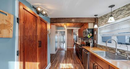 Waterfront lux cottage with amazing views near DC