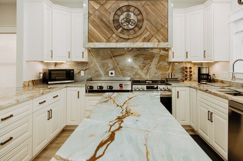 The Twisted Fiddler -brand new home- sleeps 14 with optional boat slips