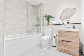 Toallas y papel de baño 