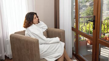 Kamar Double Superior, balkon, pemandangan kota | Seprai katun Mesir, seprai premium, tirai kedap cahaya, dan kedap suara