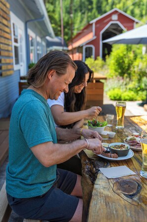 Terrace/patio - Westfir Lodge & Mountain Market (Westfir)