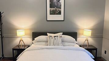 Double Room, Mountain View | Iron/ironing board, free WiFi