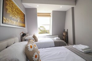 2 habitaciones, decoración personalizada y muebles diferentes 