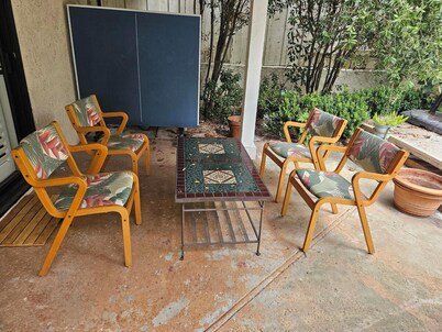 LUXURY LIVING AT AFFORDABLE COST....Room available in a charming 5bdr house