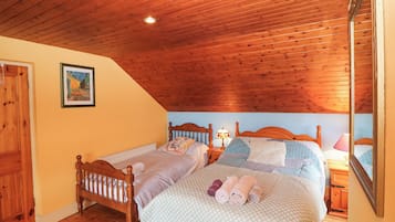 2 bedrooms, individually decorated, individually furnished
