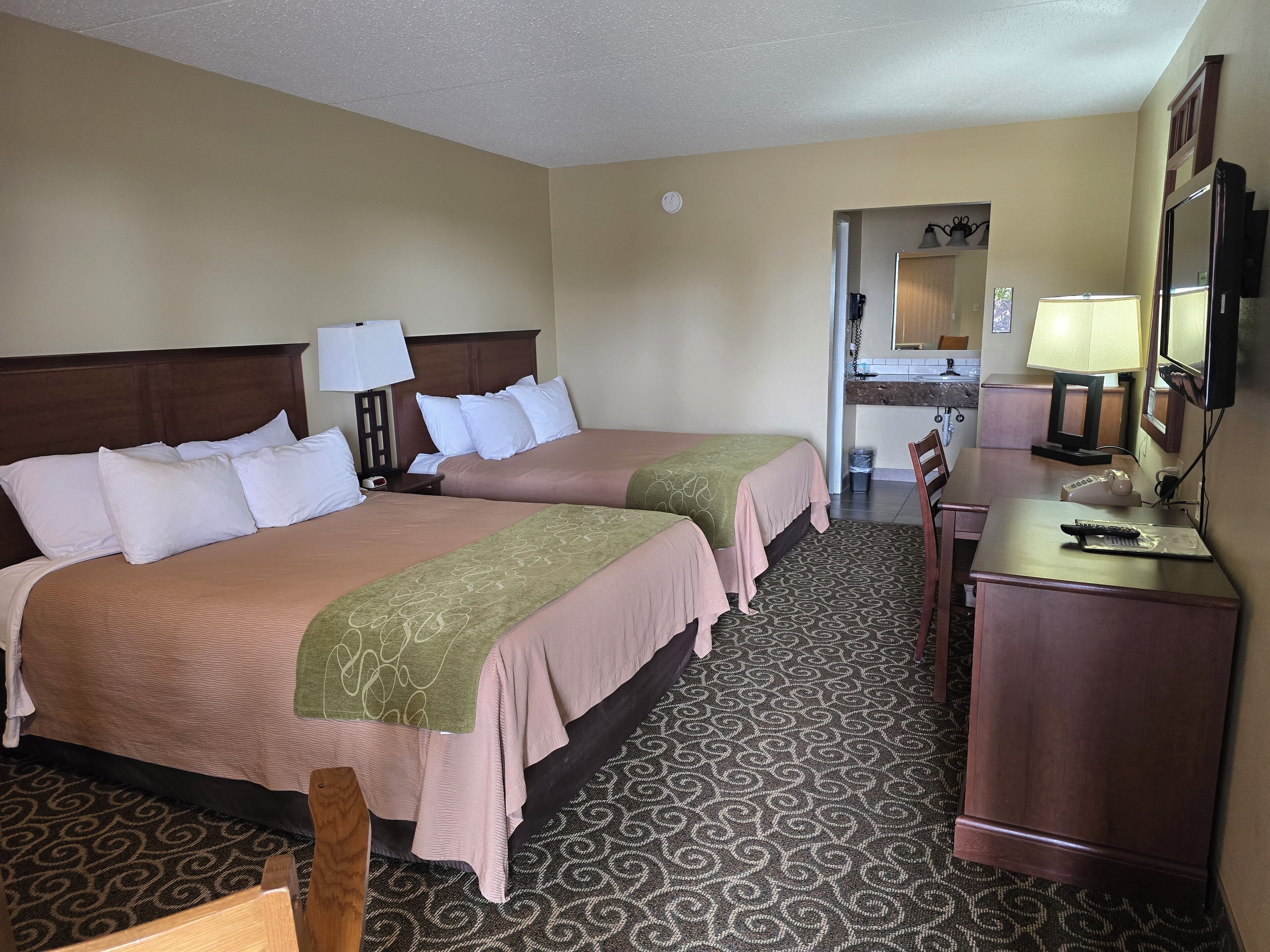 Desk, laptop workspace, free WiFi