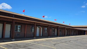 Front of property - Trappers Inn & Campground (Belfield)
