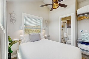 2 soverom, strykejern/-brett, internettilgang og sengetøy